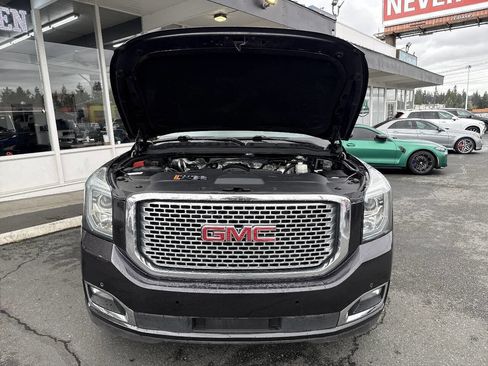 Used 2017 GMC Yukon Denali image 15