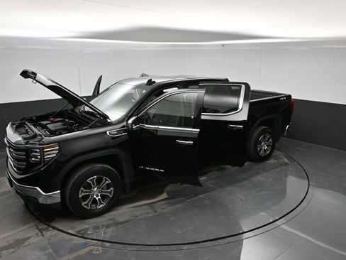 Used 2025 GMC Sierra 1500 SLT AWD/4WD image 42