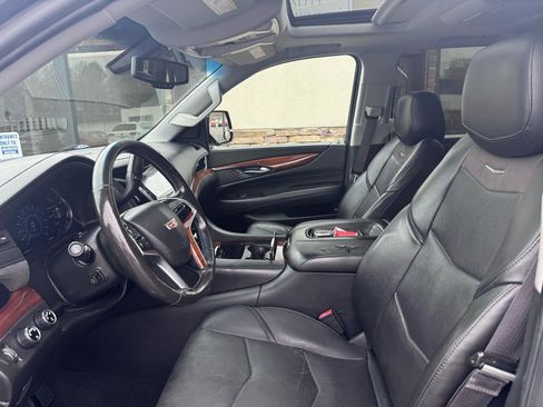 Used 2016 Cadillac Escalade Premium image 15