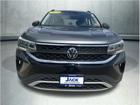 Used 2023 Volkswagen Taos S w/ Driver Assistance Package AWD/4WD image 11
