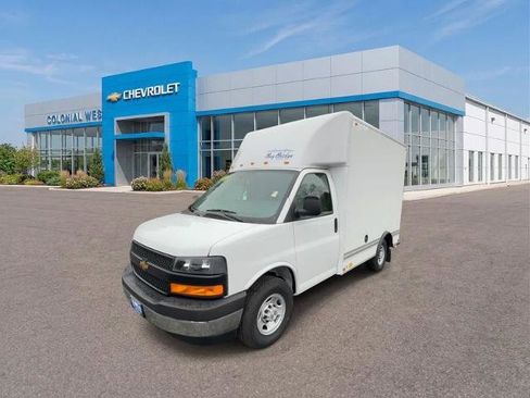 Used 2025 Chevrolet Express 3500 w/ Power Convenience Package RWD image 2