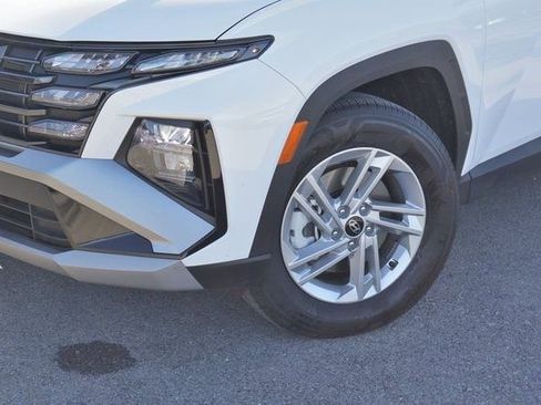 Used 2025 Hyundai Tucson SE AWD/4WD image 21