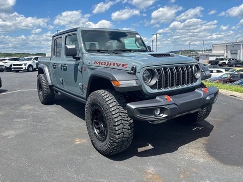 Used 2026 Jeep Gladiator Mojave AWD/4WD image 1