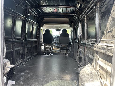 Used 2023 RAM ProMaster 2500 FWD image 3