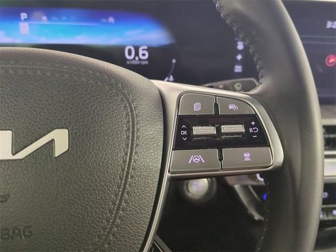 Used 2024 Kia Telluride SX w/ Towing Package image 35