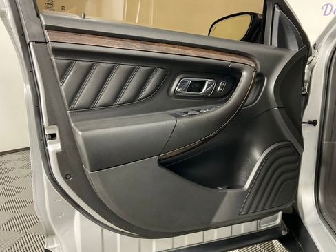 Certified 2018 Ford Taurus Limited FWD image 12