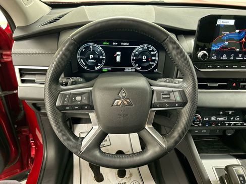 Used 2023 Mitsubishi Outlander SEL AWD/4WD image 4