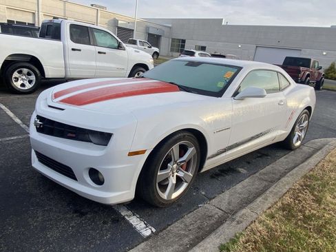 Used 2010 Chevrolet Camaro SS w/ RS Package image 2