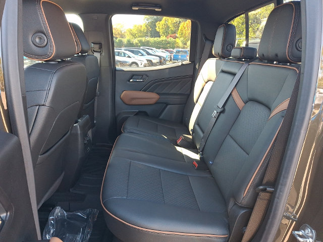 Used 2025 GMC Canyon AT4 w/ AT4 Premium Package AWD/4WD image 21