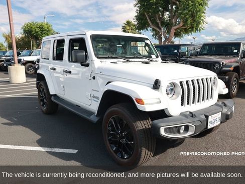 Used 2021 Jeep Wrangler Unlimited Sahara w/ Cold Weather Group image 8