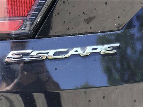 Used 2017 Ford Escape SE w/ Equipment Group 201A AWD/4WD image 12