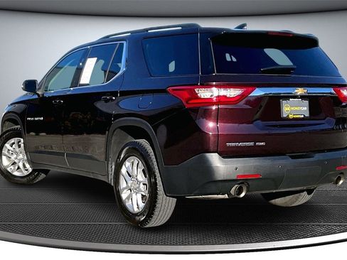Used 2021 Chevrolet Traverse LT image 4