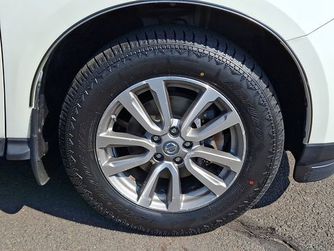 Used 2015 Nissan Pathfinder SV w/ Trailer Tow Package AWD/4WD image 9