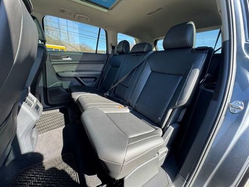 Used 2023 Volkswagen Atlas SE w/ Panoramic Sunroof Package image 10