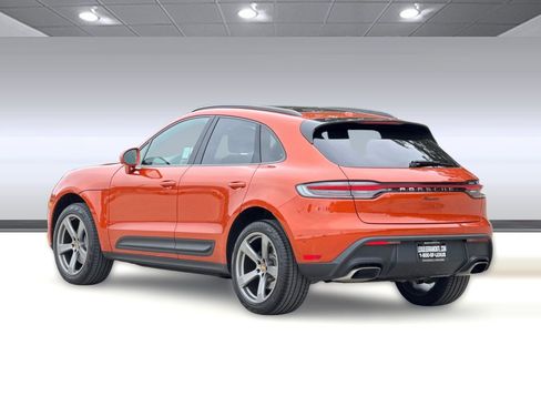 Used 2024 Porsche Macan AWD/4WD image 3