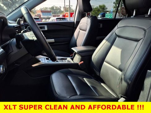 Used 2022 Ford Explorer XLT w/ Equipment Group 202A image 13