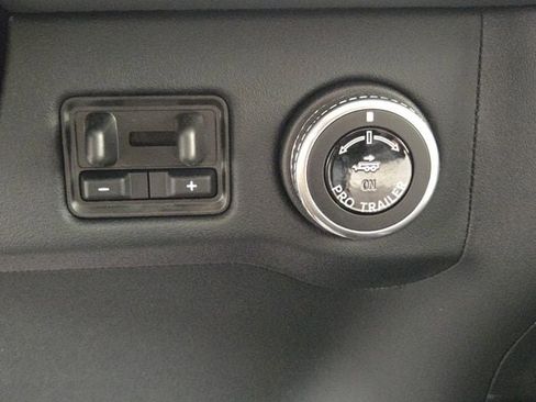 New 2025 Lincoln Navigator L Reserve AWD/4WD image 19