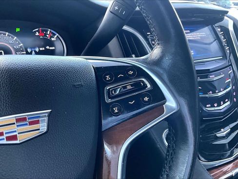 Used 2020 Cadillac Escalade Premium Luxury RWD image 24