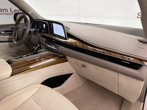Used 2022 Cadillac Escalade ESV Sport Platinum w/ Heavy-Duty Trailer Package AWD/4WD image 36
