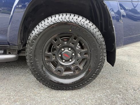 Used 2021 Toyota 4Runner SR5 Premium w/ Moonroof Package AWD/4WD image 9