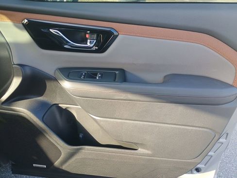 Used 2025 Subaru Forester Sport image 22