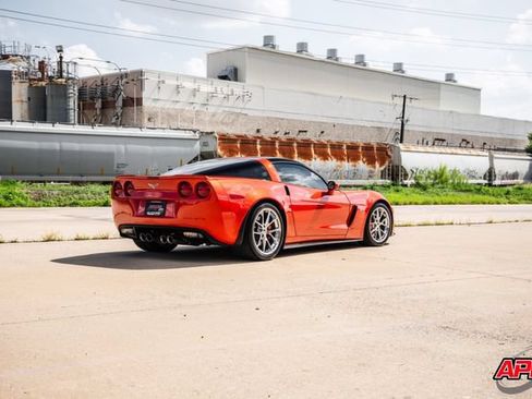 Used 2011 Chevrolet Corvette Z06 w/ Z06 Carbon Fiber Package RWD image 53