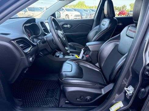 Used 2022 Jeep Cherokee Trailhawk w/ Sound & Nav Group AWD/4WD image 16