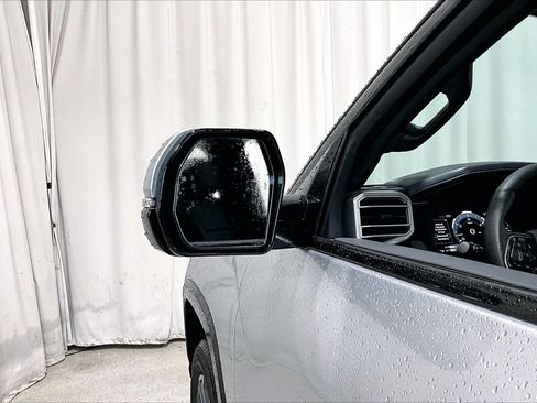 Used 2025 Toyota Tundra Platinum AWD/4WD image 10