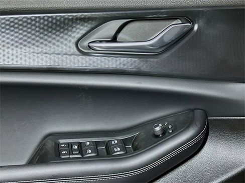 New 2025 Jeep Grand Cherokee L Altitude image 12