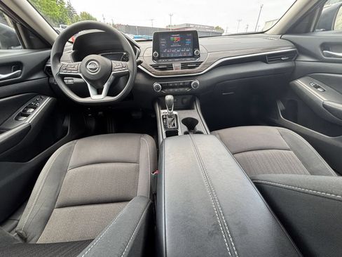 Used 2025 Nissan Altima 2.5 SV FWD image 28