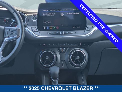 Used 2025 Chevrolet Blazer LT FWD image 19