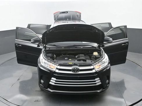 Used 2017 Toyota Highlander XLE FWD image 37