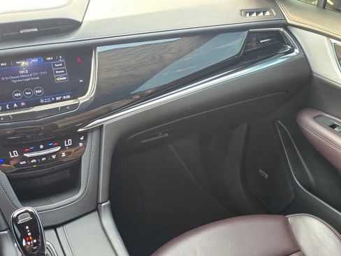 Used 2022 Cadillac XT6 Premium Luxury AWD/4WD image 19