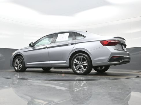 Used 2022 Volkswagen Jetta SE FWD image 28