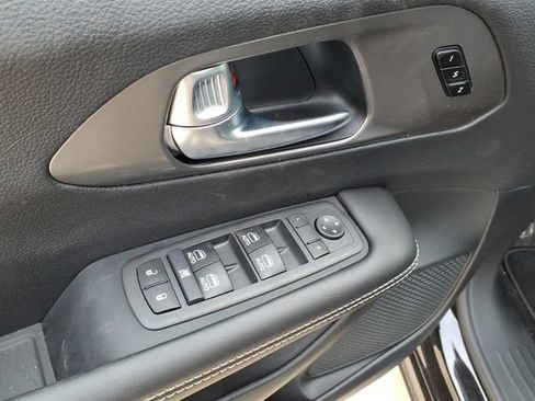 New 2026 Chrysler Pacifica Select w/ S Appearance Package AWD/4WD image 15
