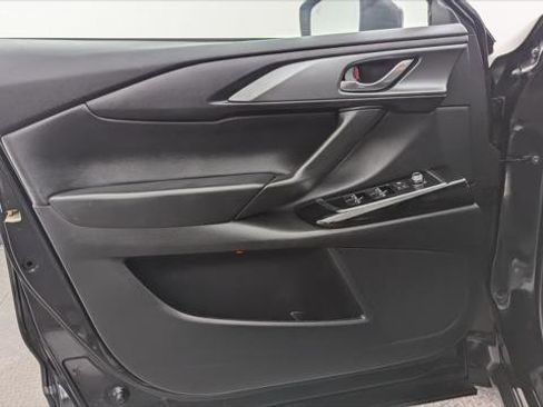 Used 2022 MAZDA CX-9 Touring image 13