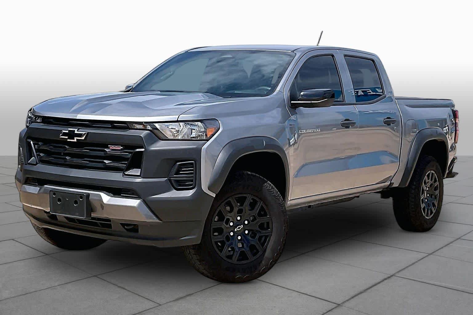 Used 2024 Chevrolet Colorado Trail Boss w/ Advanced Trailering Package AWD/4WD image 3