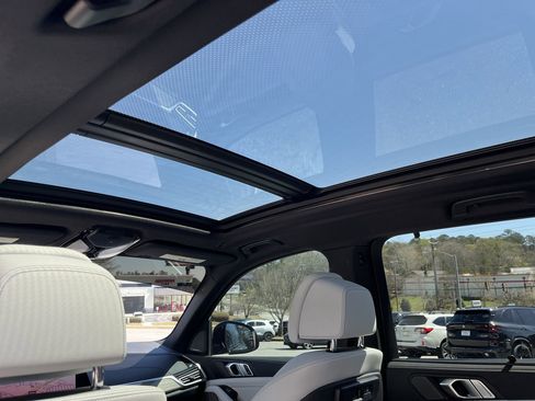 Used 2023 BMW X5 M50i w/ Executive Package image 30