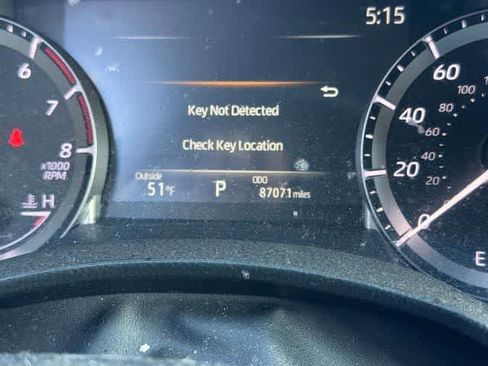 Used 2024 Toyota Highlander LE image 7