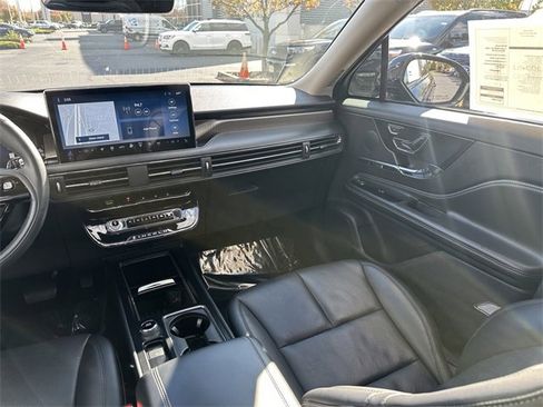 Certified 2023 Lincoln Corsair Reserve w/ Equipment Group 201A image 17