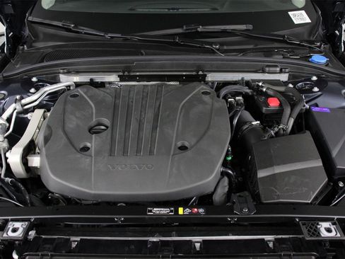 Certified 2023 Volvo S60 B5 Core image 24