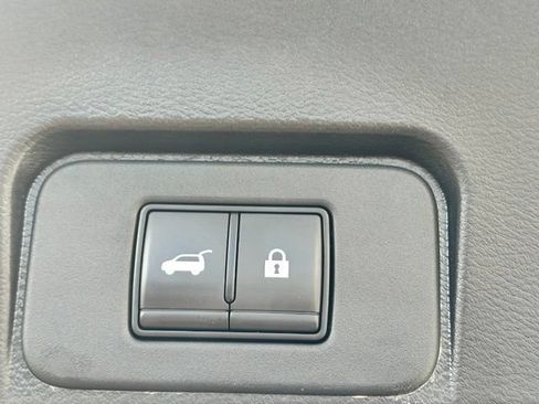 Used 2023 Nissan Rogue SV w/ SV Premium Package AWD/4WD image 5