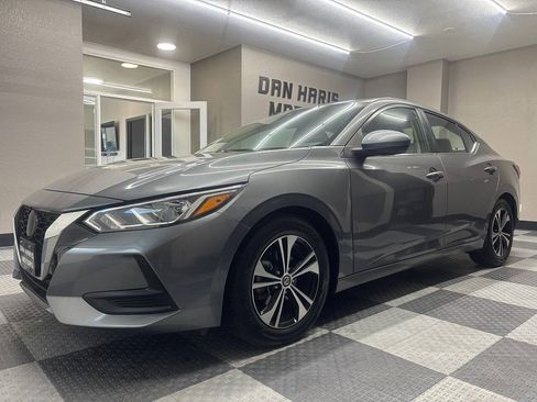 Used 2022 Nissan Sentra SV FWD image 2