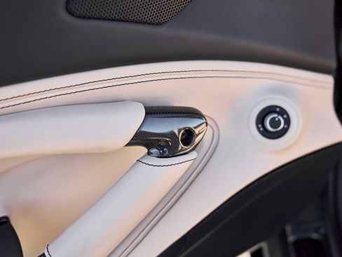 Used 2022 Ferrari F8 Tributo image 37