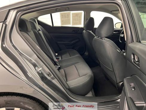 Used 2025 Nissan Altima 2.5 SV FWD image 37