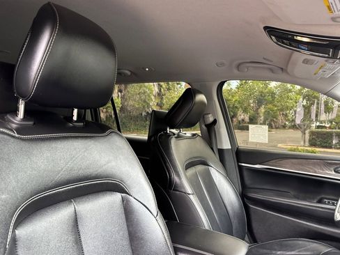 Used 2023 Jeep Grand Cherokee L Limited w/ Rear Seat Video Group I AWD/4WD image 17