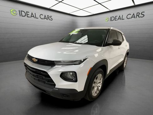 Used 2021 Chevrolet TrailBlazer LS FWD image 1