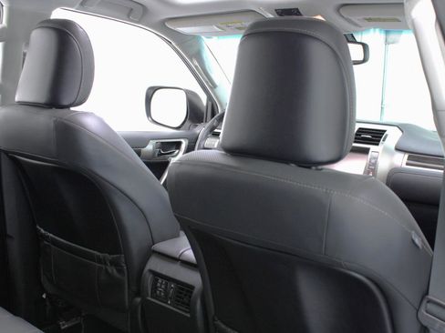 Used 2014 Lexus GX 460 image 43