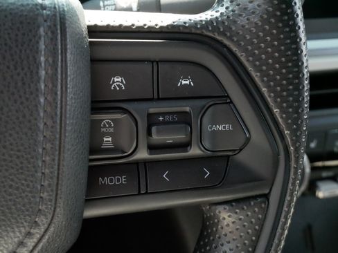 Certified 2024 Toyota Tacoma SR5 AWD/4WD image 30