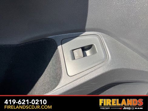 Used 2022 Volkswagen Tiguan SE image 20